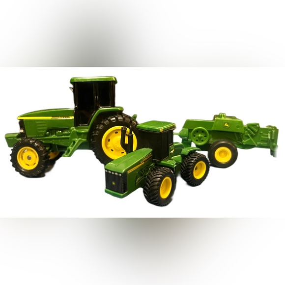 John Deere Toy Small Tractor Set - Picture 3 of 11